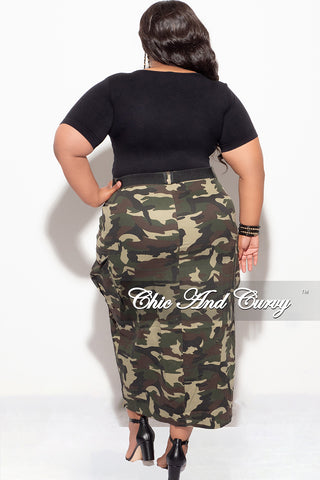 Final Sale Plus Size Cargo Skirt with Front Slit in Camouflage Print