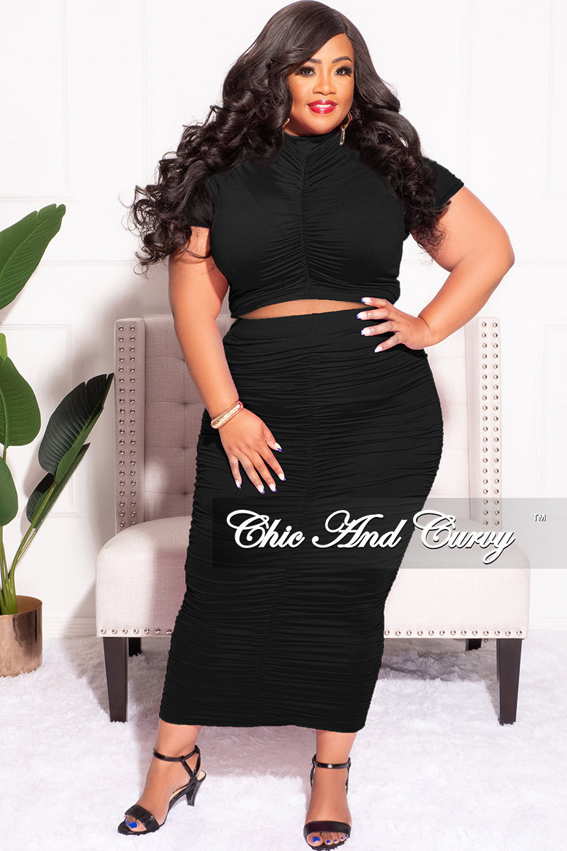 Final Sale Plus Size 2pc Set Ruched Crop Top & Skirt in Black – Chic And  Curvy
