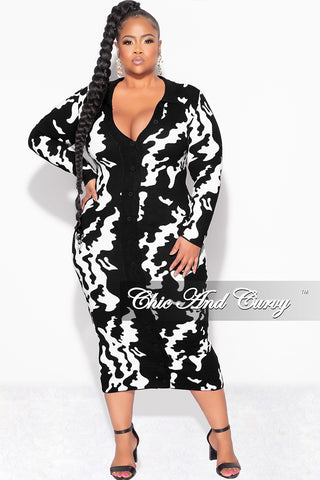 Final Sale Plus Size Button Up Midi Sweater Dress in Black and Off White Design Print