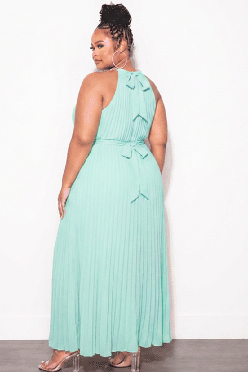 Final Sale Plus Size Sleeveless Chiffon Chain Halter Neck Maxi Dress i –  Chic And Curvy