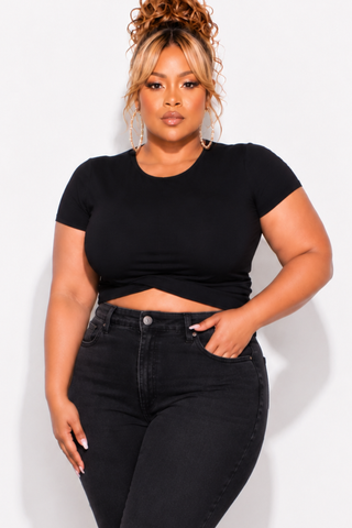 Final Sale Plus Size Twist Cropped T-Shirt in Black