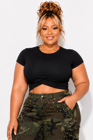 Final Sale Plus Size Twist Cropped T-Shirt in Black