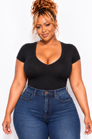 Final Sale Plus Size V-Neck T-Shirt in Black