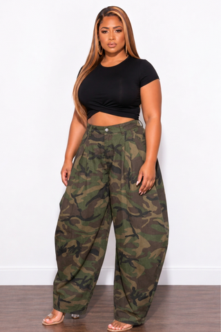 Final Sale Plus Size Exaggerated Hips Baggy Fit Pants in Camouflage Print
