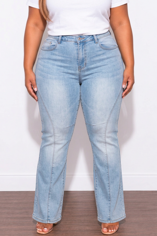 Final Sale Plus Size Fitted Mid Rise Flare Jeans In Light Wash Denim