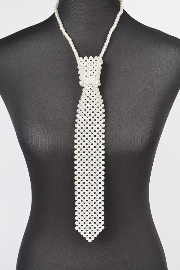 Final Sale Faux Pearls Necktie Necklace in Cream