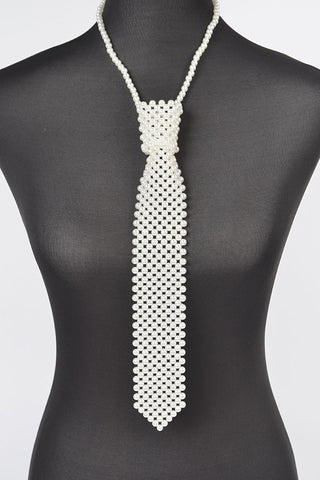 Final Sale Faux Pearls Necktie Necklace in Cream