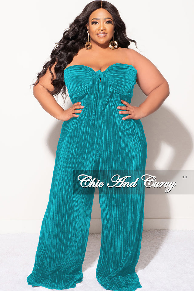 Pool Chic – Chic And Curvy