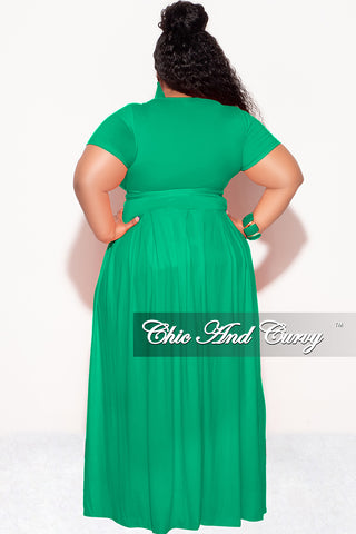 Final Sale Plus Size 2pc Short Sleeve Tie Top and Skirt Set in Green