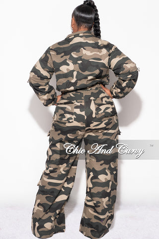 Final Sale Plus Size Zip Up Crop Cargo Jacket & Pants Set in Camouflage Print