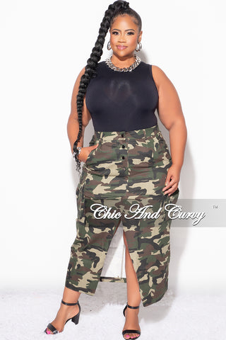 Final Sale Plus Size Cargo Skirt with Front Slit in Camouflage Print