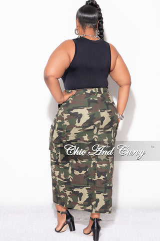 Final Sale Plus Size Cargo Skirt with Front Slit in Camouflage Print