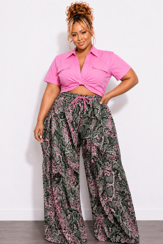 Final Sale Plus Size Short Sleeve Poplin Collar Crop Top in Pink