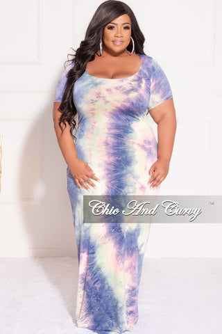 Final Sale Plus Size Short Sleeve Deep Scoop Neck Maxi Dress in Rainbow Cloud Print