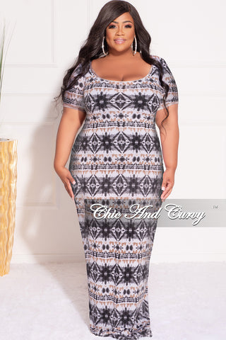 Final Sale Plus Size Short Sleeve Deep Scoop Neck Maxi Dress in Black, Tan and White Design Print