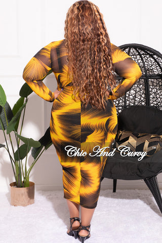 Final Sale Plus Size Crew Neck Long Sleeve Mesh Dress in Black and Yellow