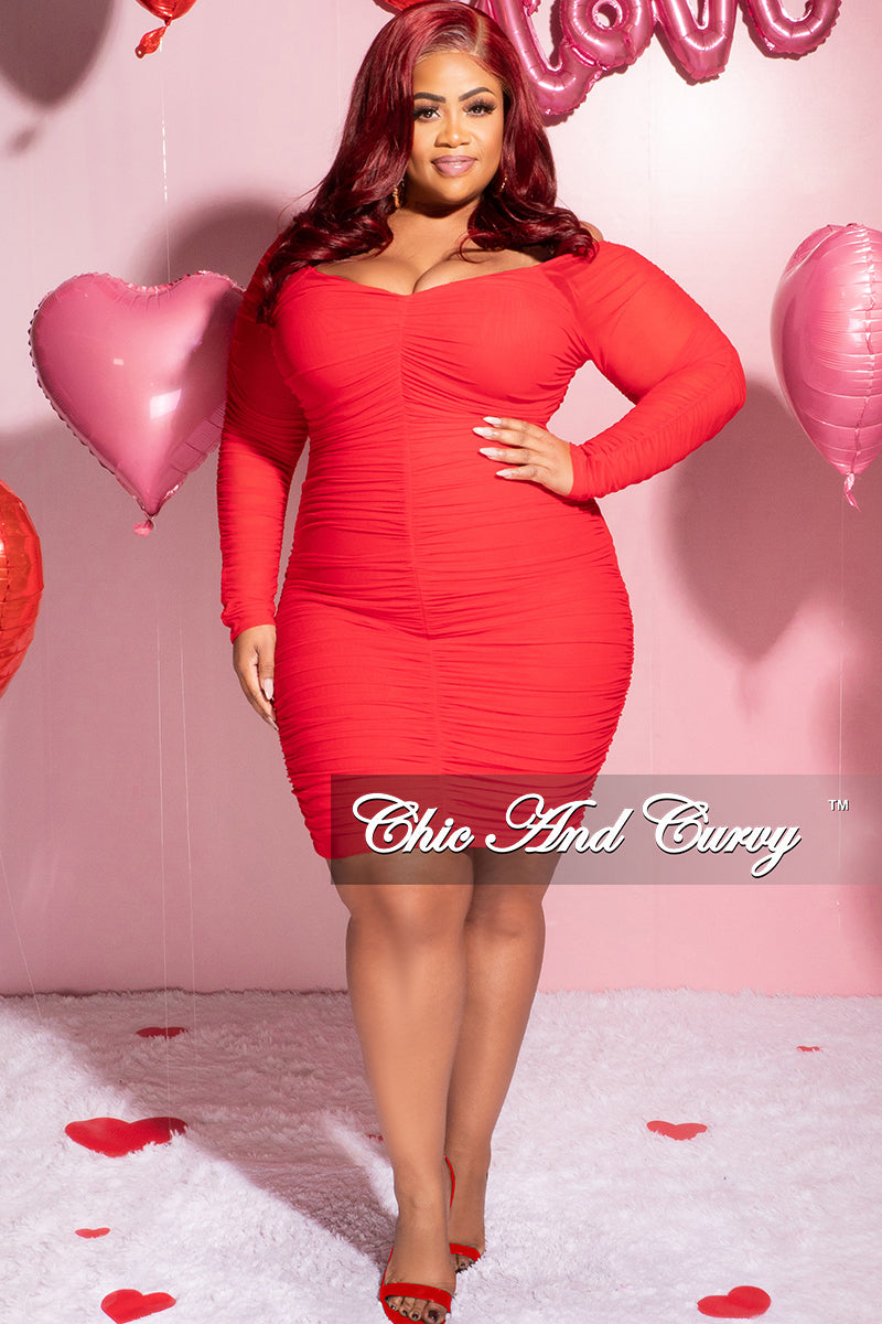 Final Sale Plus Size Ruched Off The Shoulder Mini Dress in Red