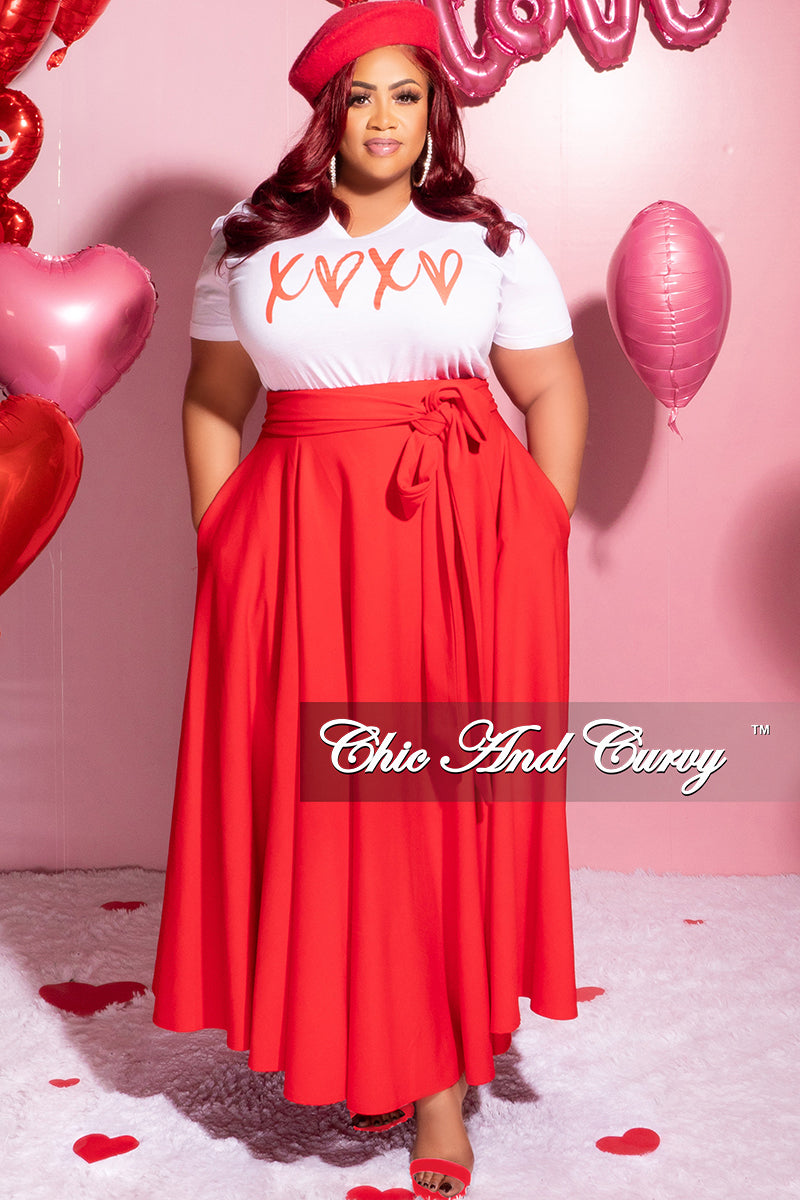 Final Sale Plus Size Oversized Short Sleeve "XOXO" Graphic T-Shirt in White and Red