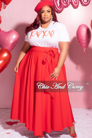 Final Sale Plus Size Oversized Short Sleeve "XOXO" Graphic T-Shirt in White and Red
