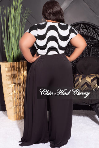 Final Sale Plus Size Short Sleeve Mesh Top with Front Cutout in Black and White