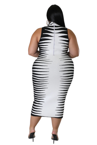 Final Sale Plus Size Sleeveless Dress in Black and White Backgammon Print