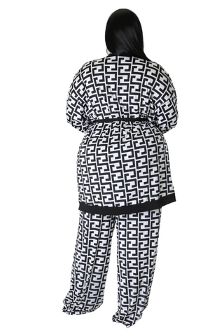 Final Sale Plus Size Flocked Plaid 3pc Triangle Top, Maxi Cardigan and Pants Set in Black and White Maze Print