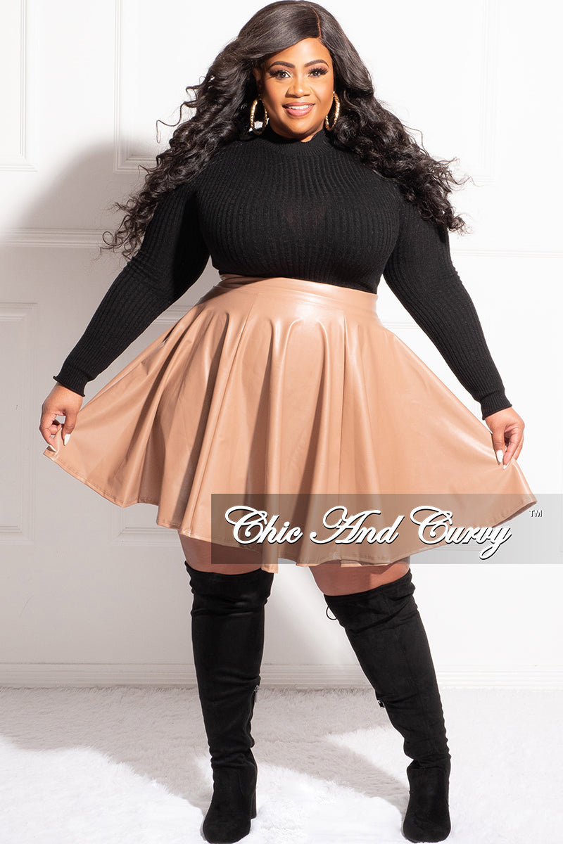 6,560 Plus Size Fashion Stock Photos, High-Res Pictures, and