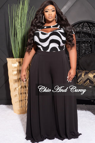 Final Sale Plus Size Short Sleeve Mesh Top with Front Cutout in Black and White