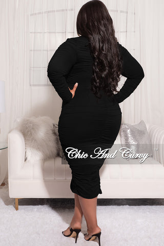 Final Sale Plus Size Long Sleeve Ruched Midi Dress in Black