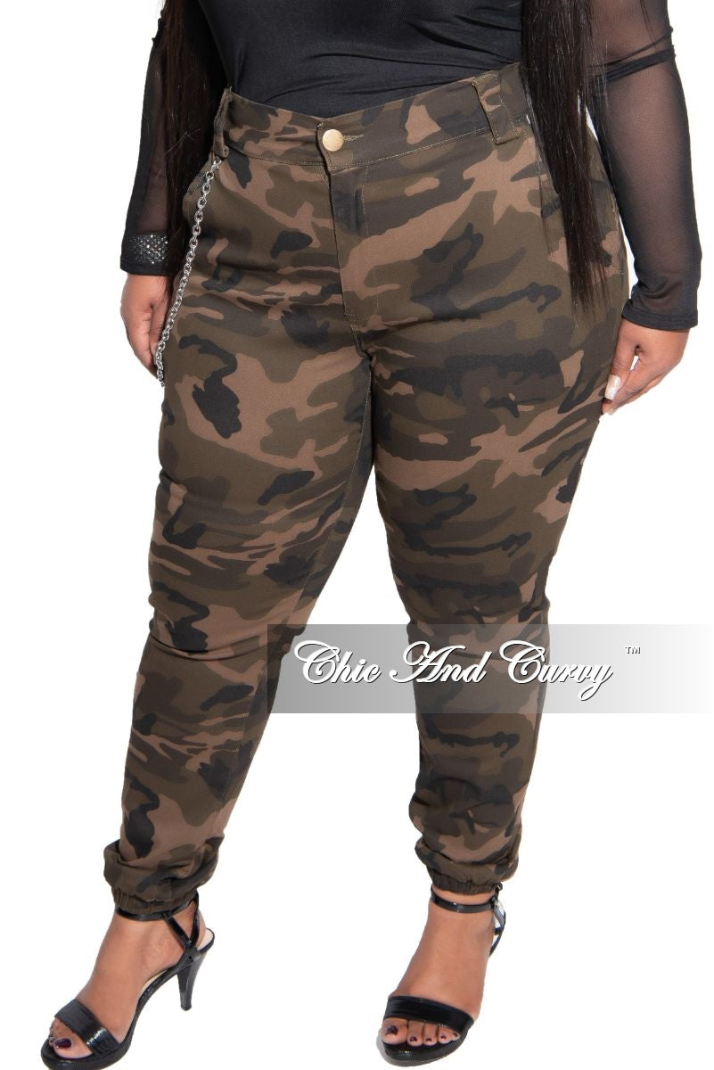 Final Sale Plus Size Jogger Pants in Camouflage Print