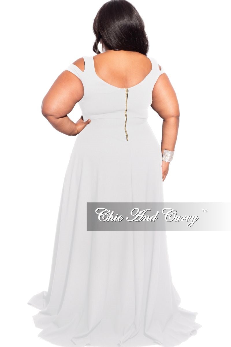 Final Sale Plus Size Off the Shoulder Deep V Crepe Gown in White