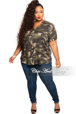 Final Sale Plus Size V-Neck Top in Camouflage Print