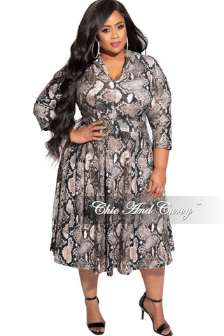 Final Sale Plus Size Collared 3/4 Sleeves Flare Dress in Brown and Black Snake Print